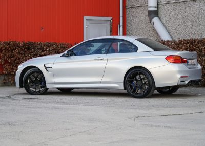 BMW M4 + Emblem